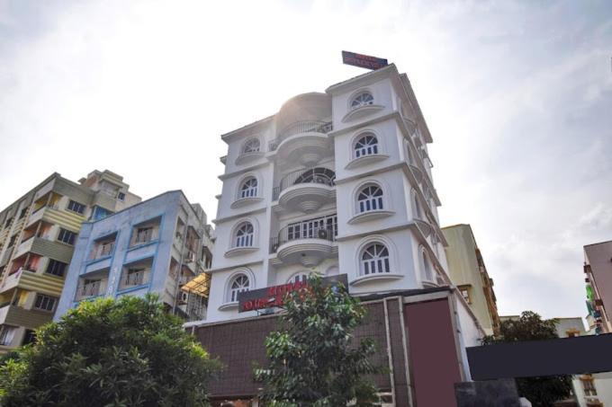 Hotel Calcutta Buitenkant foto